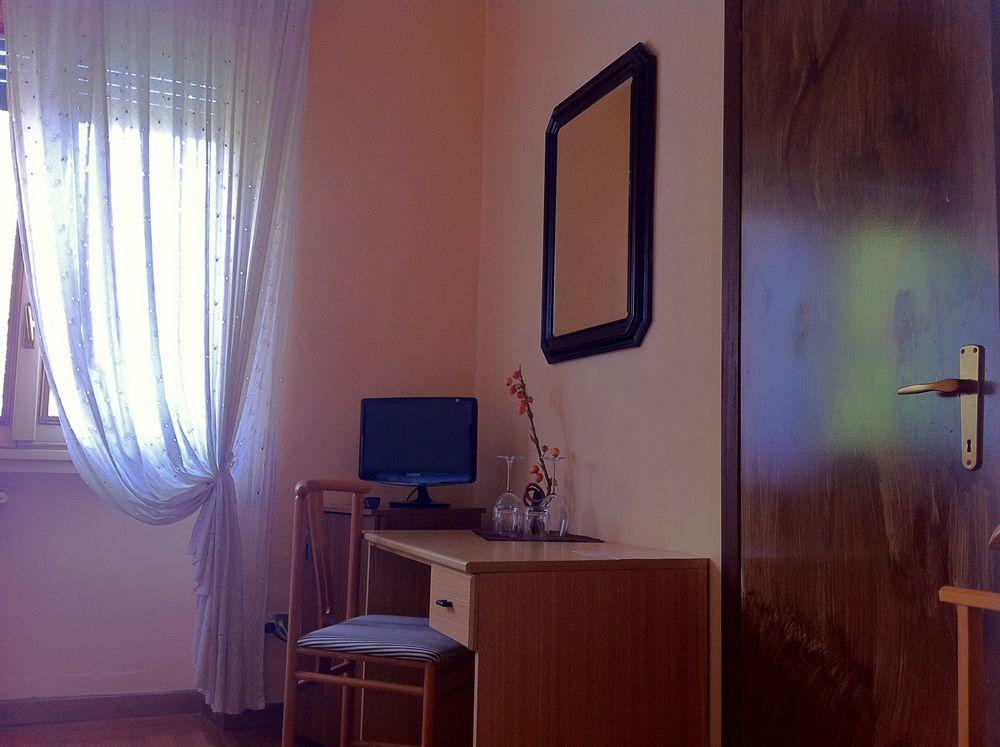 Guest House Villa De Ros Salò Eksteriør bilde