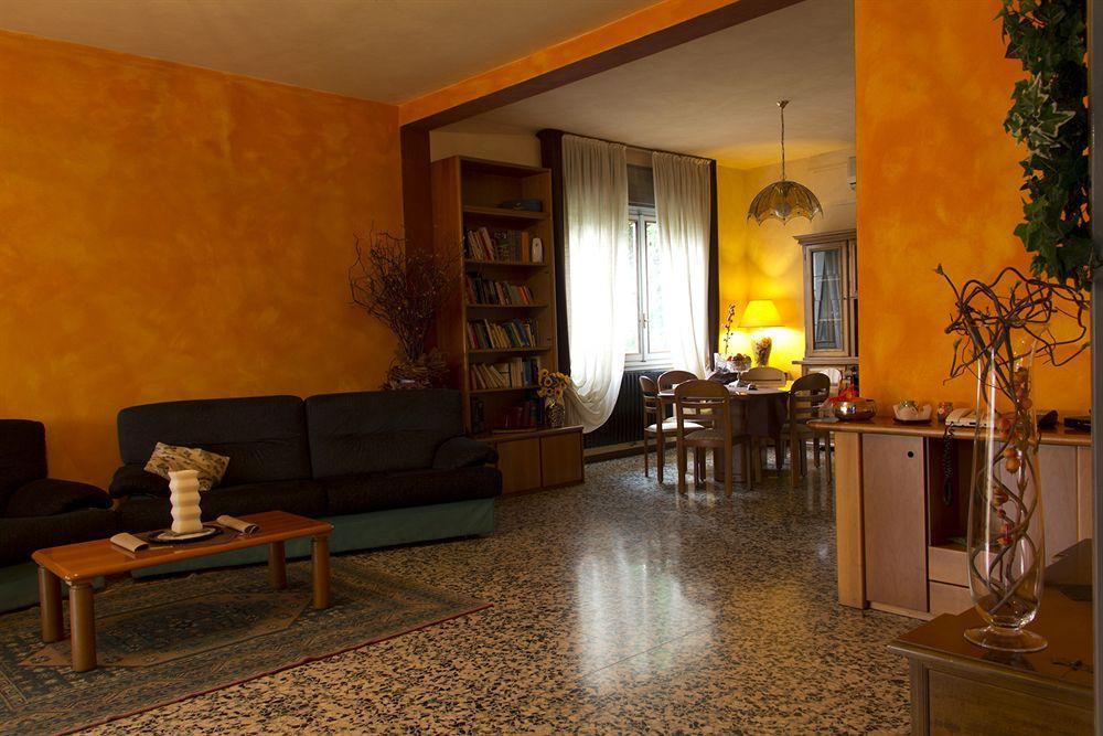 Guest House Villa De Ros Salò Eksteriør bilde